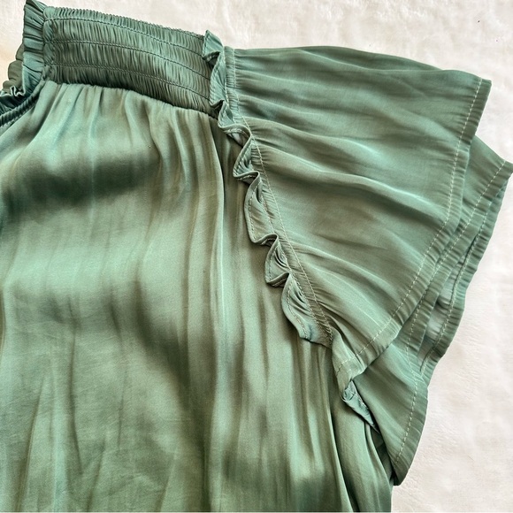 T Tahari Plus Size Green Top - Picture 7 of 10